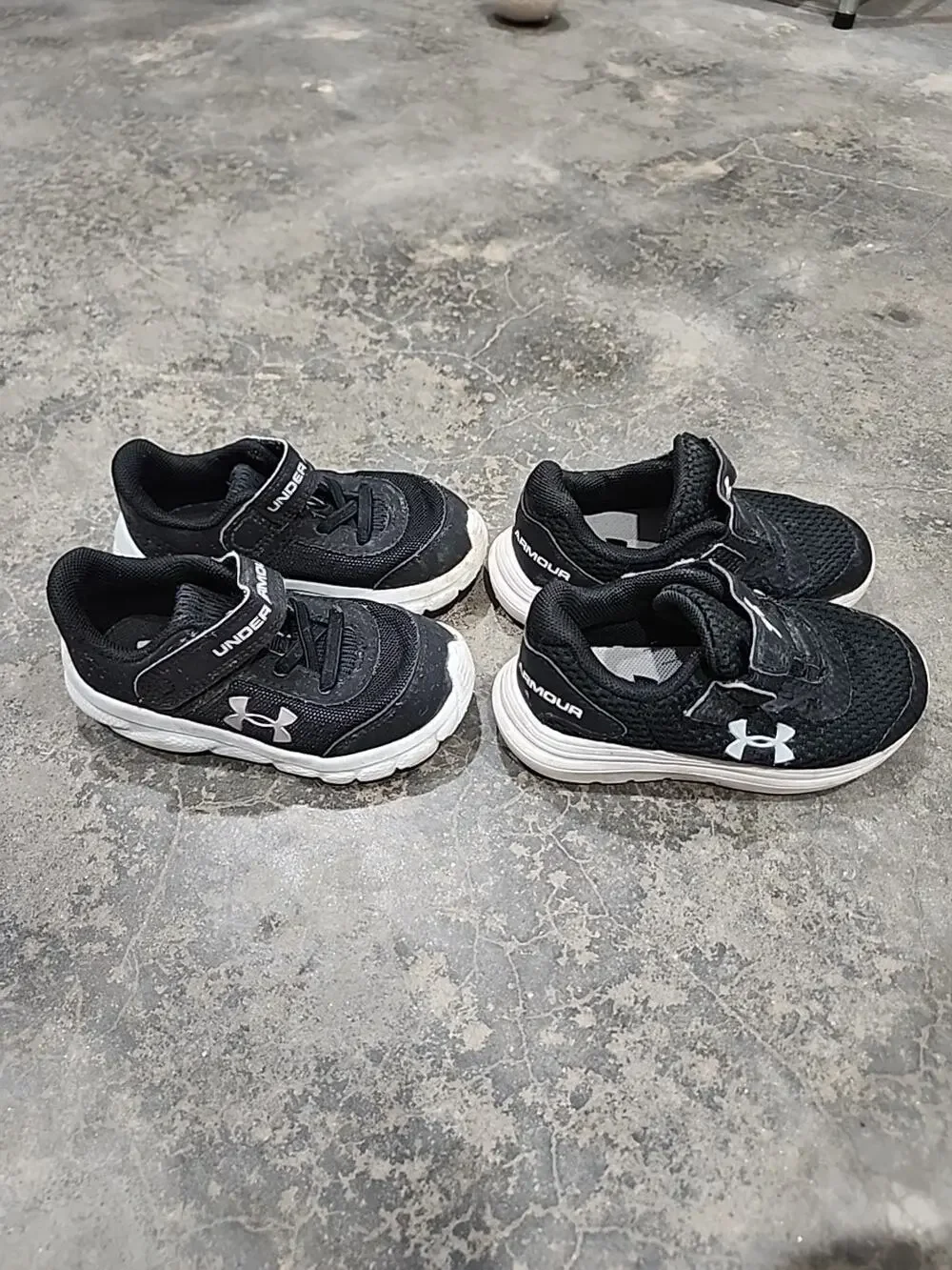 2 Pairs Under Armour Assault & Surge Toddler Shoe Sz 6 K Black Hook & Loop